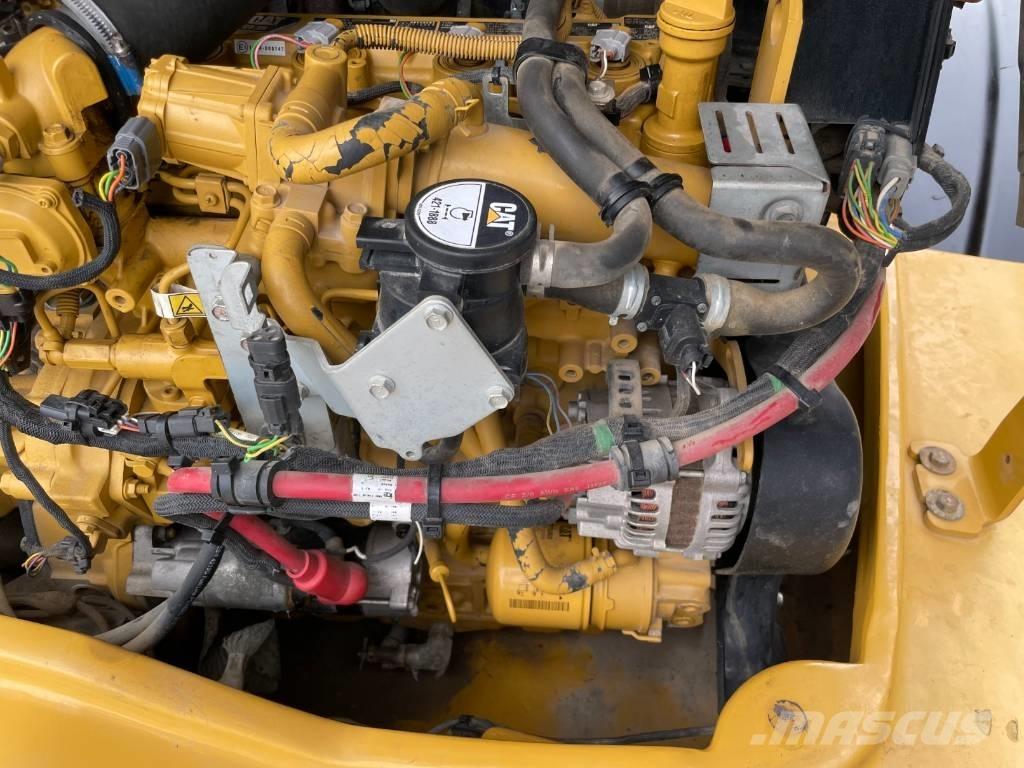 CAT 908M Kolesni nakladalci