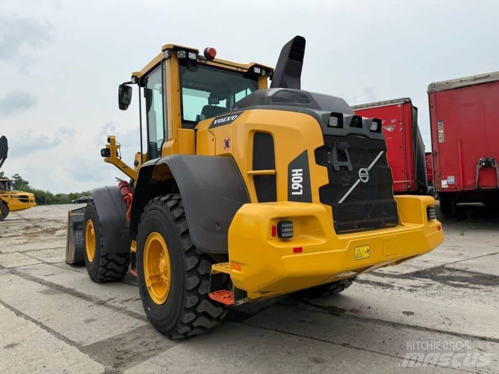 Volvo L90H Kolesni nakladalci