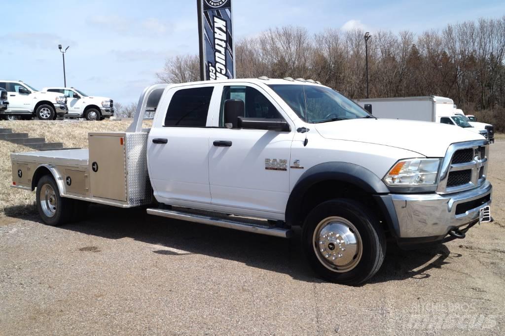 RAM 5500 TRADESMAN Tovornjaki s kesonom/platojem
