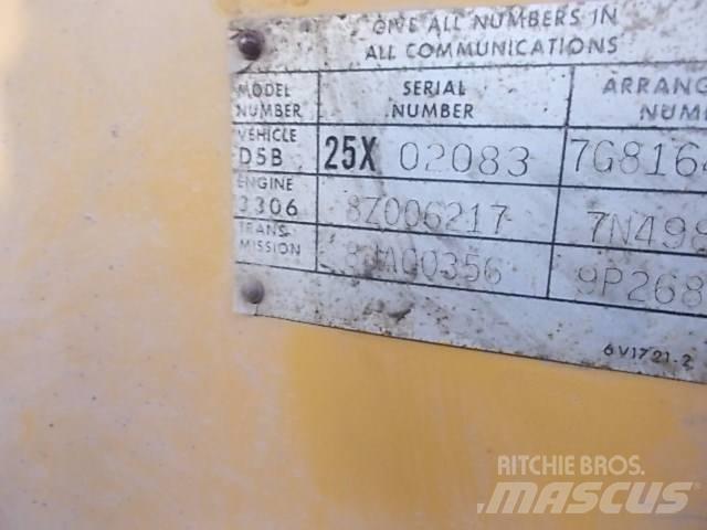 CAT D 5 B Buldožerji goseničarji
