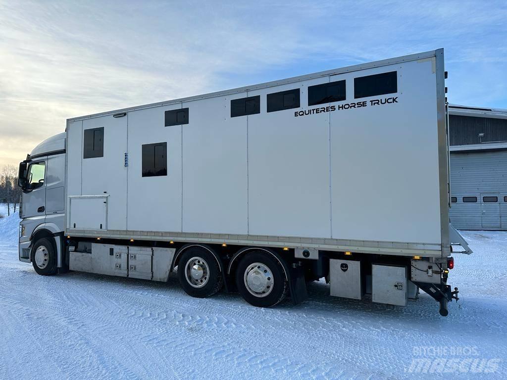 Mercedes-Benz Actros Tovornjaki za prevoz živine