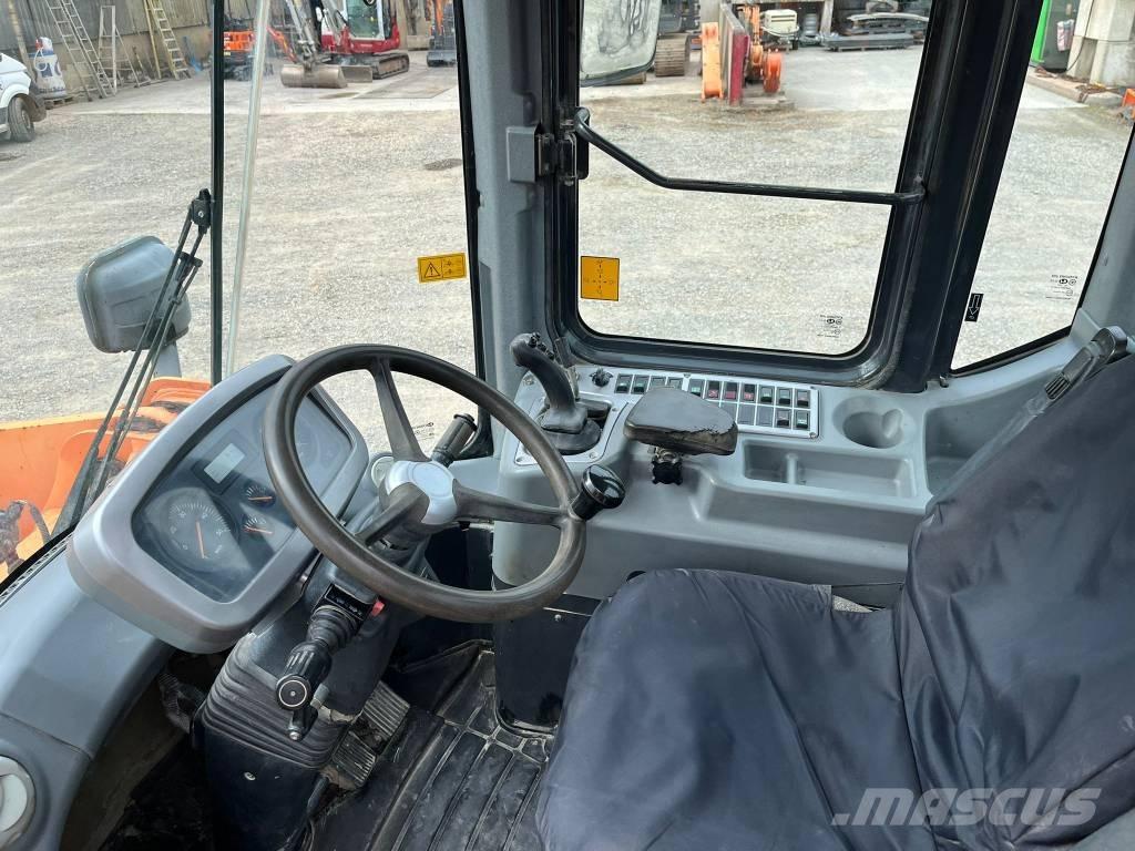 Doosan DL 200 Kolesni nakladalci