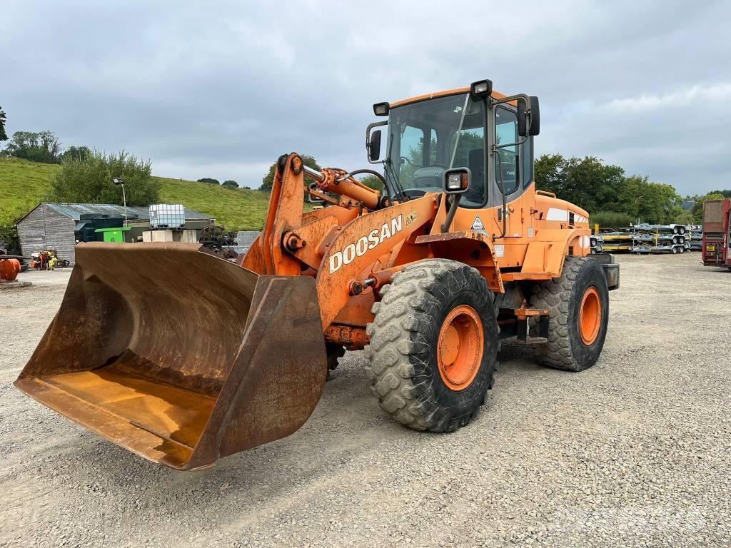 Doosan DL 200 Kolesni nakladalci