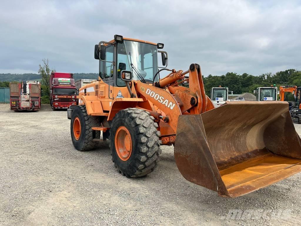 Doosan DL 200 Kolesni nakladalci