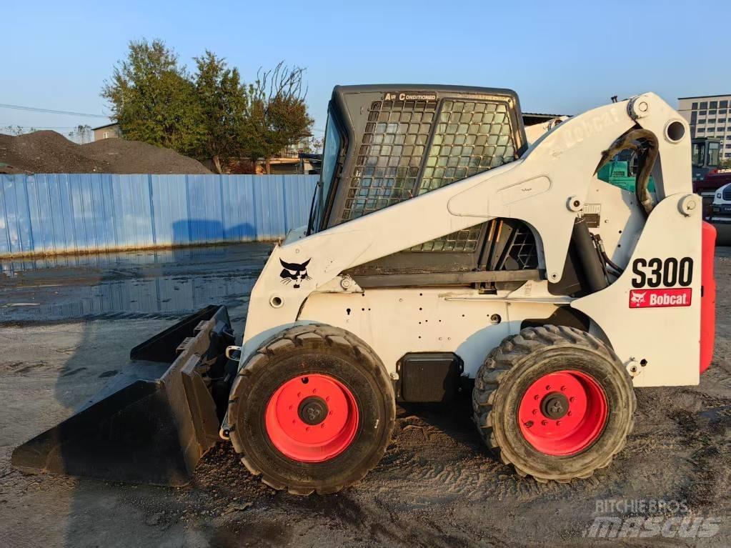 Bobcat S 300 Skid steer mini nakladalci