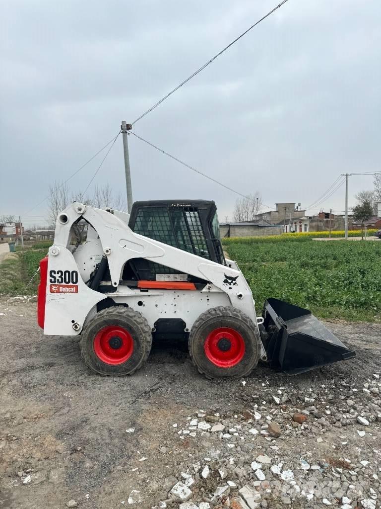 Bobcat S 300 Skid steer mini nakladalci