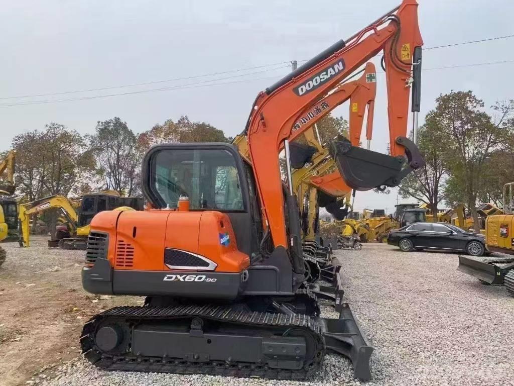 Doosan DX 60 Bagri goseničarji