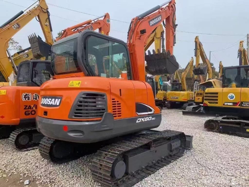 Doosan DX 60 Bagri goseničarji
