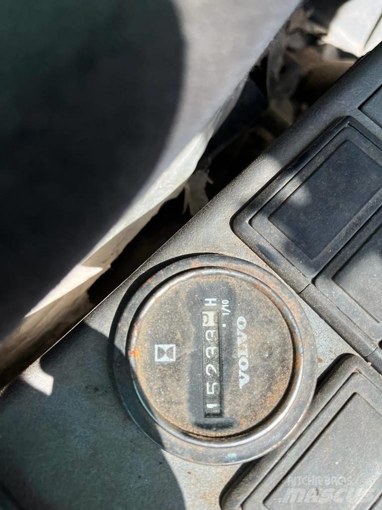 Volvo EC 700 B LC Bagri goseničarji