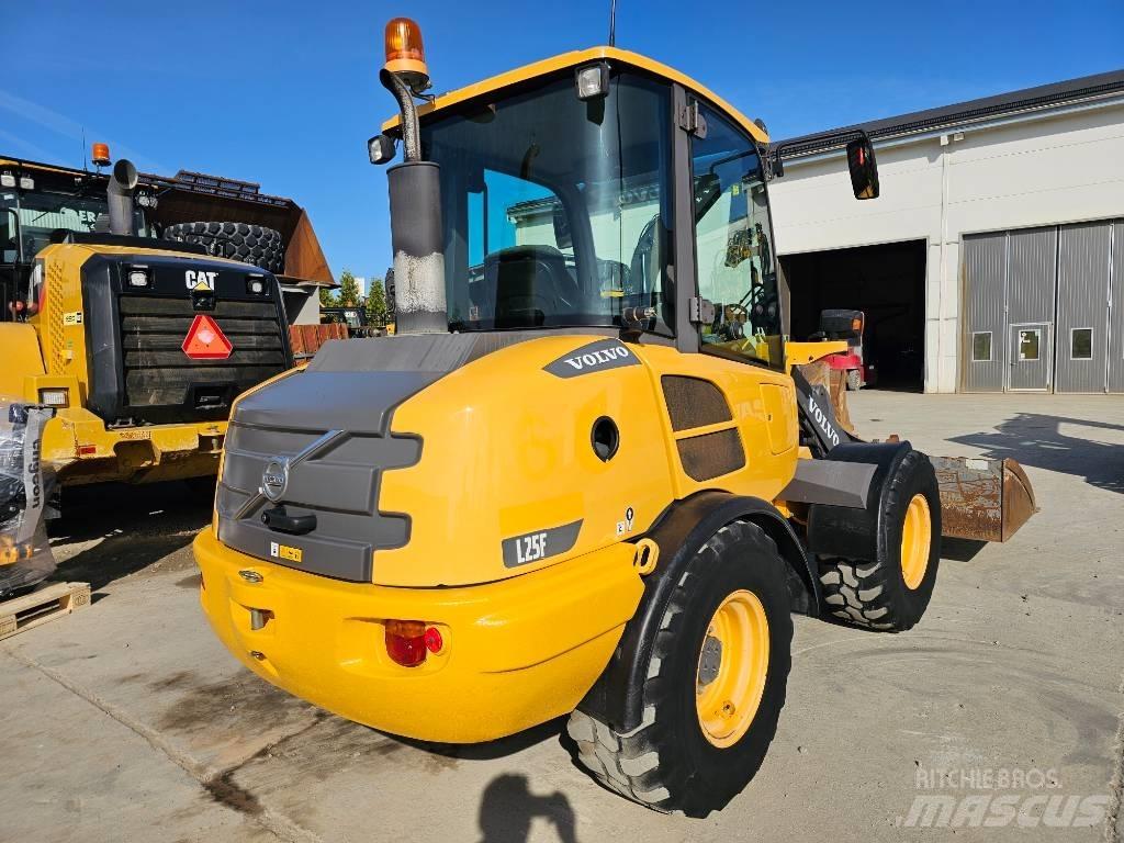 Volvo L 25 F Kolesni nakladalci