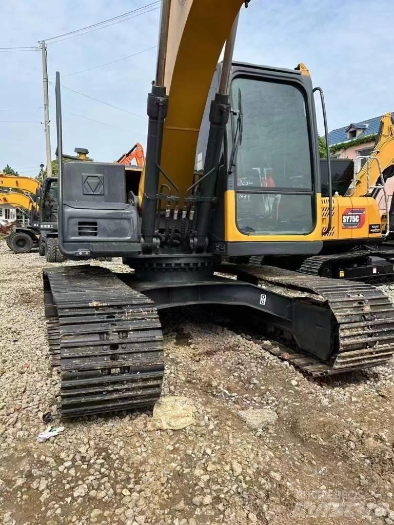 XCMG XE 150 D Midi bagri 7t – 12t