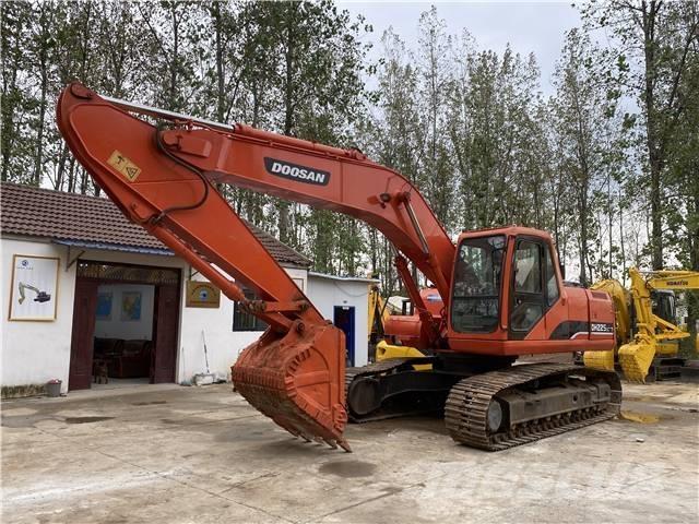 Doosan DH225 Bagri goseničarji