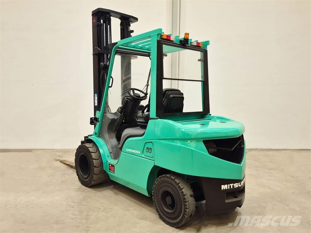 Mitsubishi FD30NTD Dizelski viličarji
