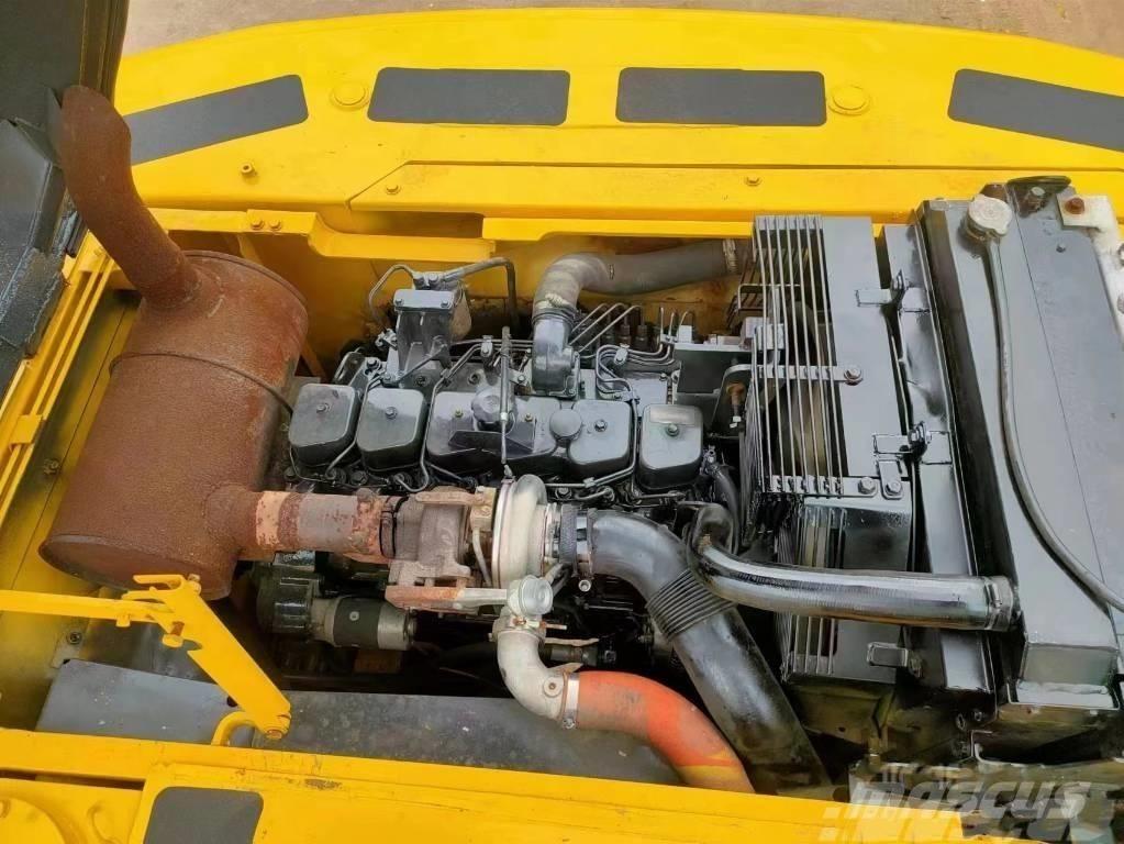 Komatsu pc220-7 Bagri goseničarji