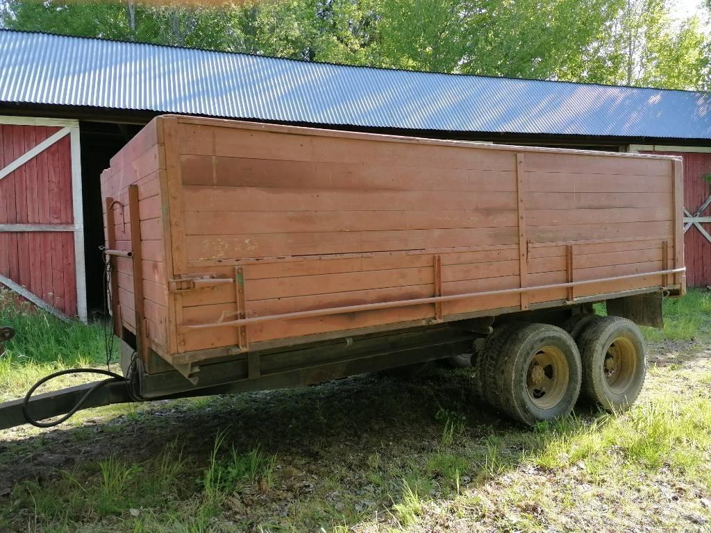  Perävaunu n. 10m3 Prikolice za žito