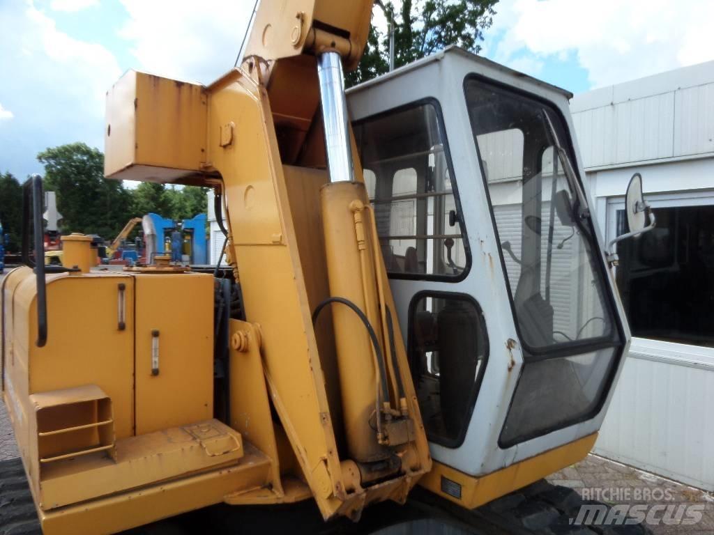 Hitachi EX 60 Dvigala na gosenicah