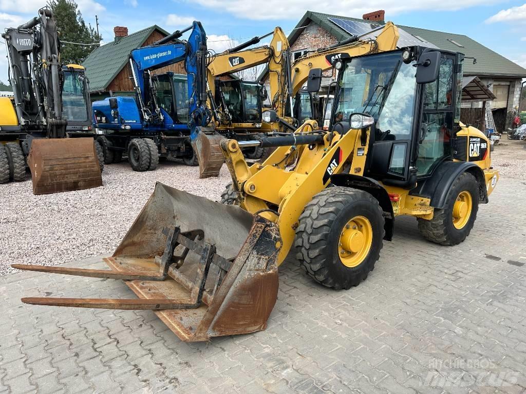 CAT 906 H 2 Kolesni nakladalci