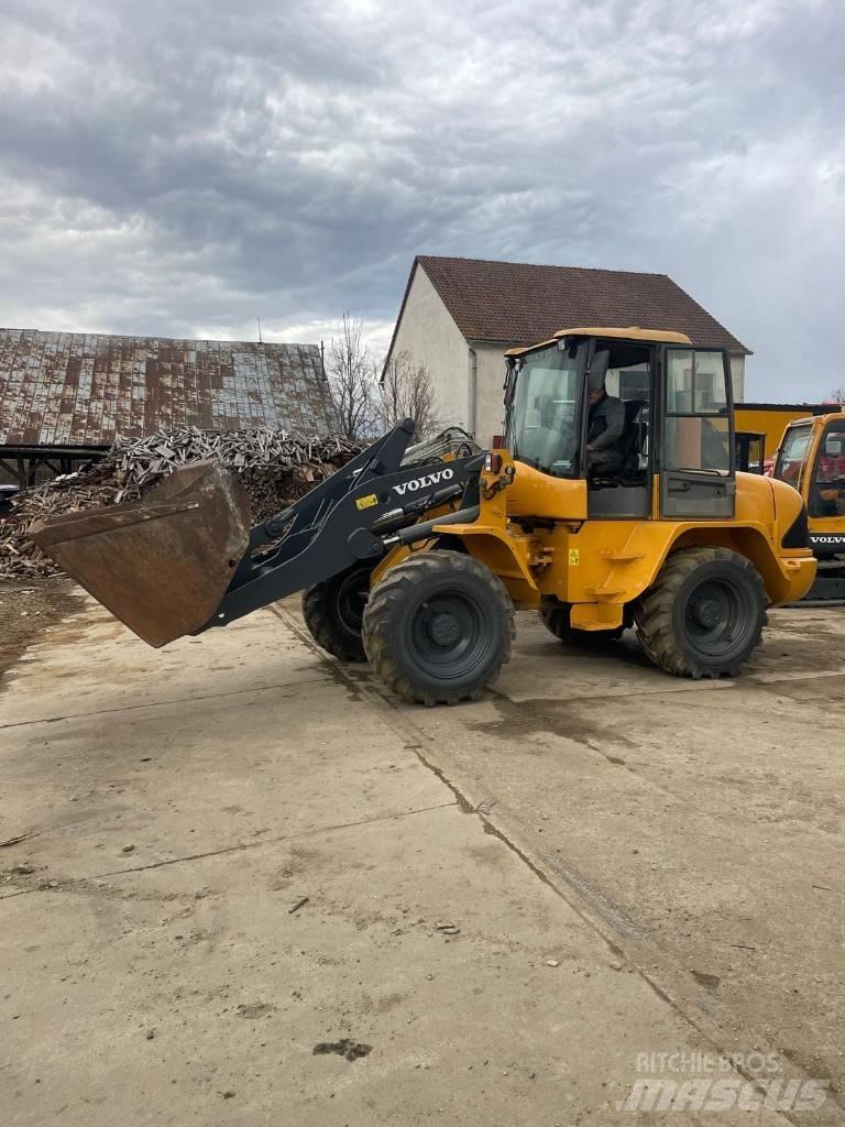 Volvo L 40 B Kolesni nakladalci
