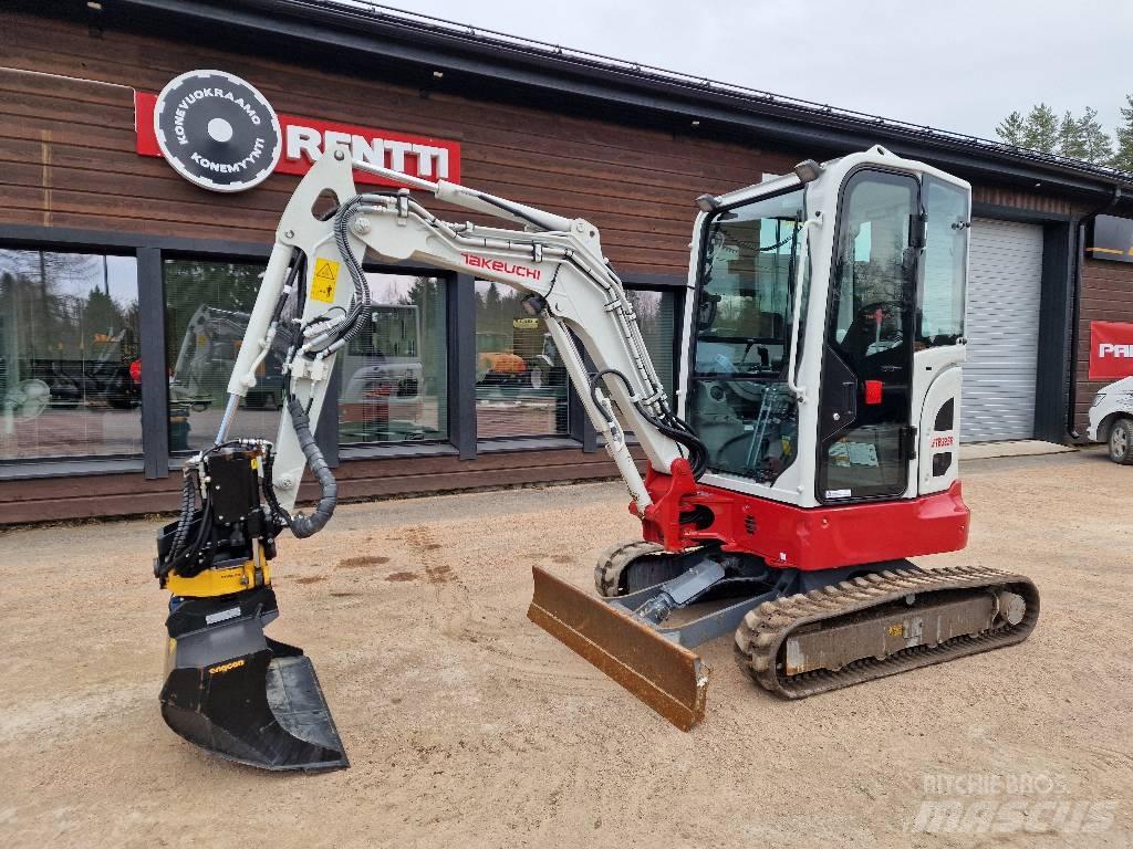 Takeuchi TB 325 R Mini bagri <7t