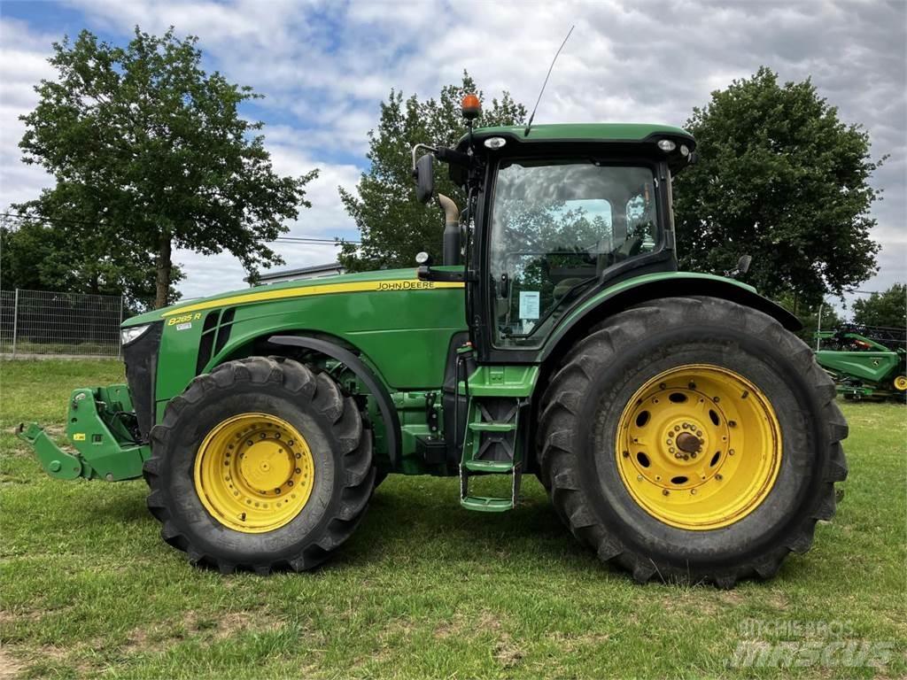 John Deere 8285R Traktorji