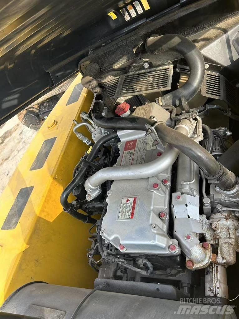 Kobelco SK 200D Bagri goseničarji