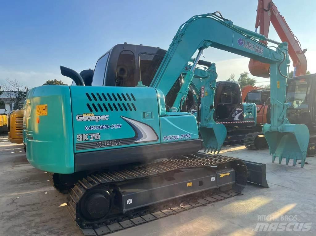 Kobelco SK75-8 Bagri goseničarji
