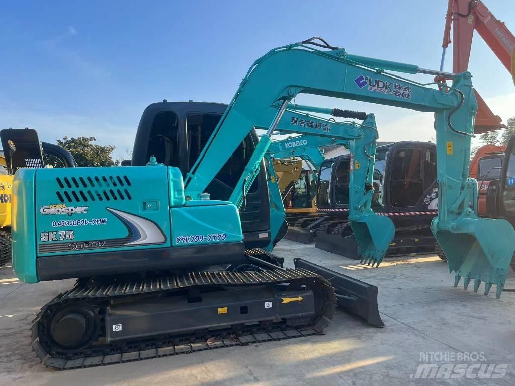 Kobelco SK75-8 Bagri goseničarji
