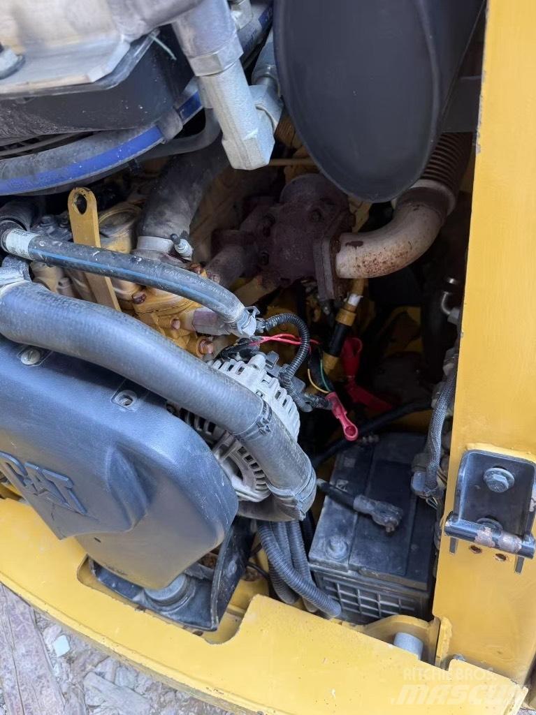 CAT 226 B 3 Skid steer mini nakladalci