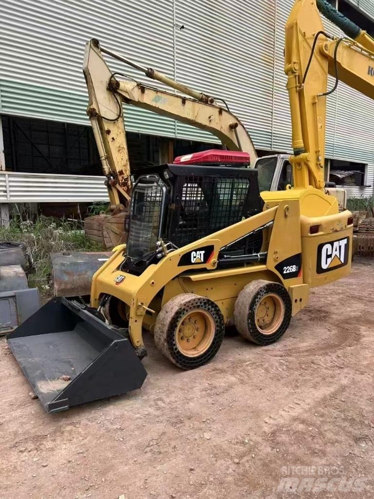 CAT 226 B 3 Skid steer mini nakladalci