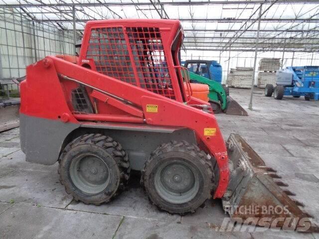 Bobcat S130 Skid steer mini nakladalci