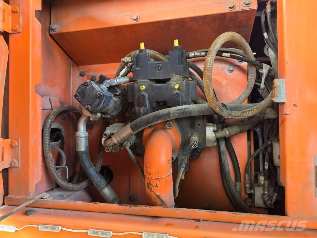 Doosan DX 210 W Bagri na kolesih