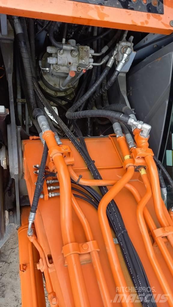 Hitachi ZX 210 LC Bagri goseničarji
