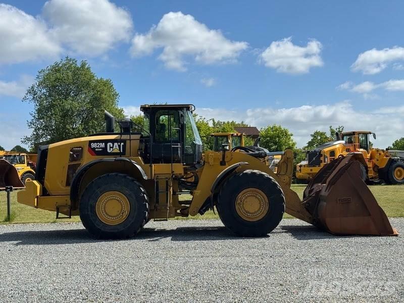 CAT 982 M Kolesni nakladalci