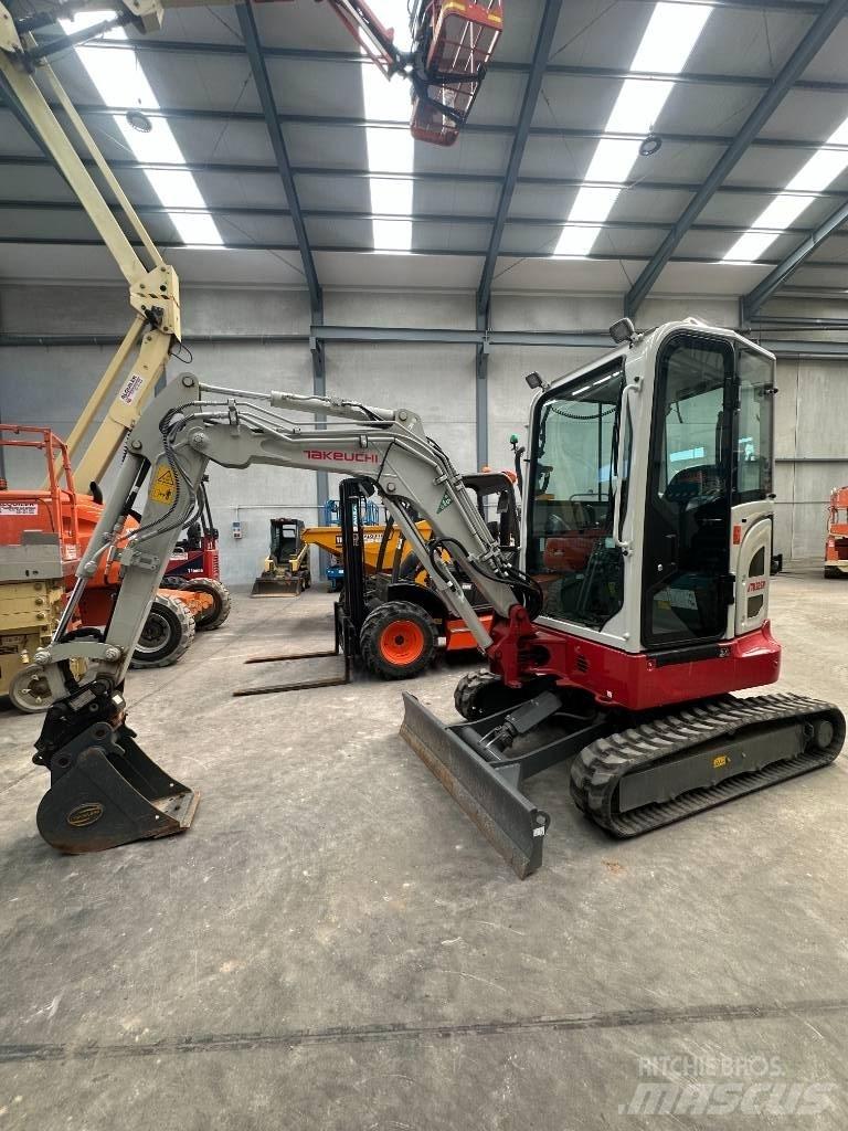 Takeuchi TB 325 R Mini bagri <7t