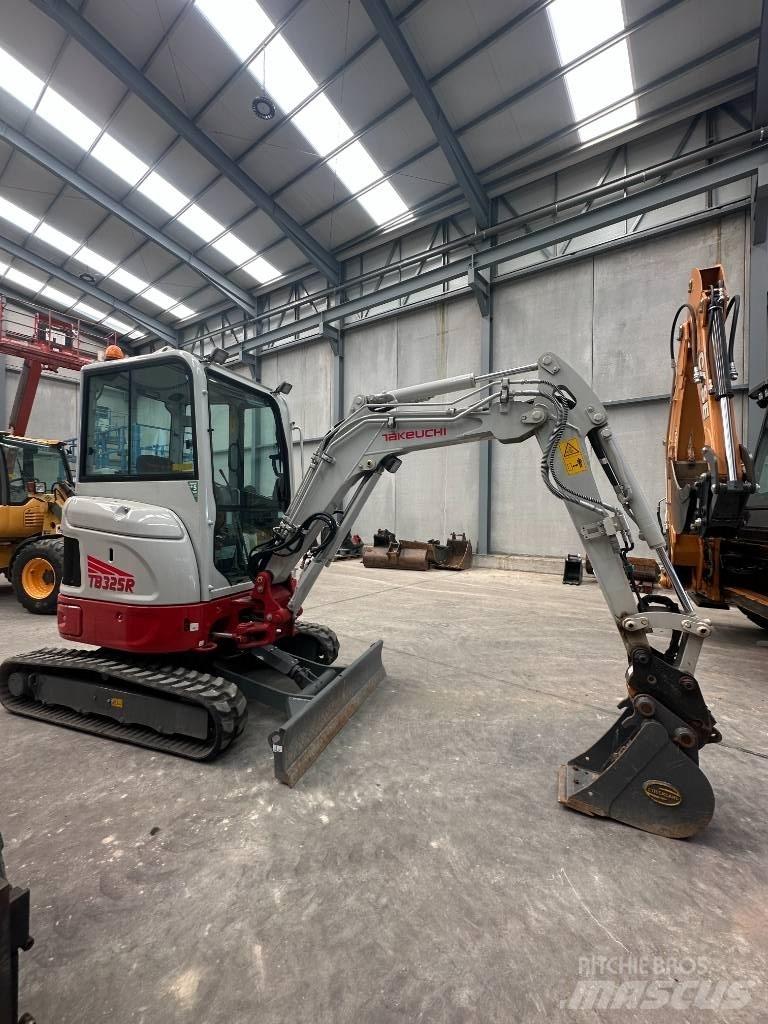 Takeuchi TB 325 R Mini bagri <7t