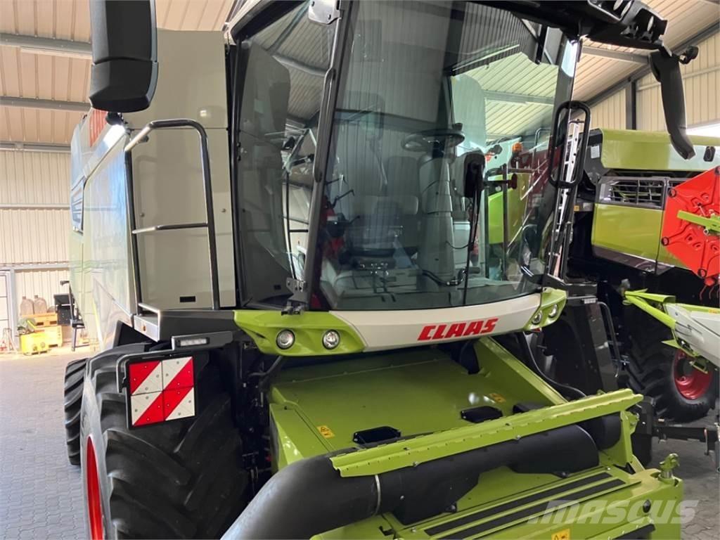 CLAAS TRION 730 Kombajni