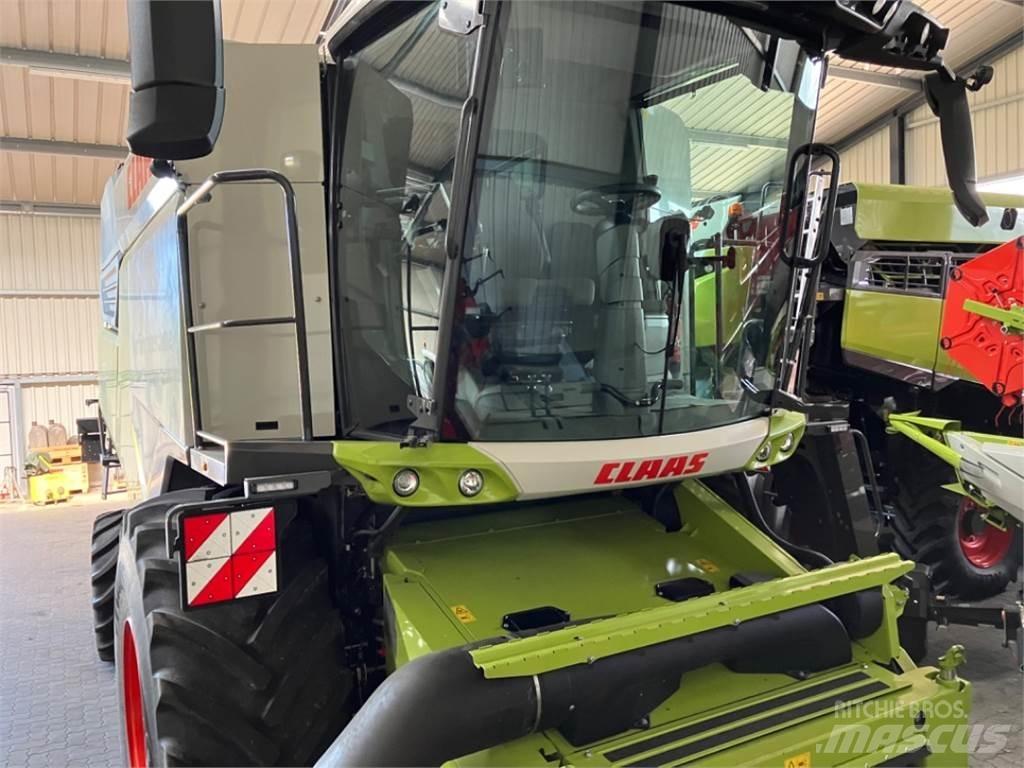 CLAAS TRION 730 Kombajni