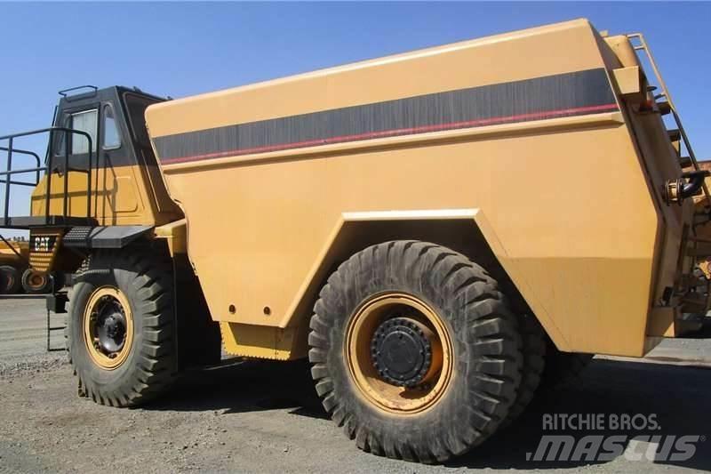 CAT 769C Tovornjaki cisterne