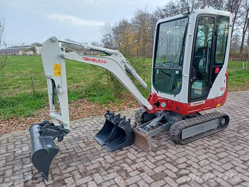 Takeuchi TB 216 Mini bagri <7t