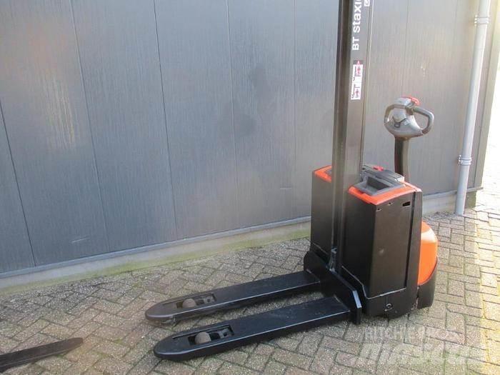 Toyota SWE 080L Ročni električni viličar