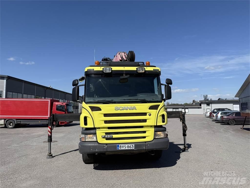 Scania P420 8X2 Tovornjaki z žerjavom