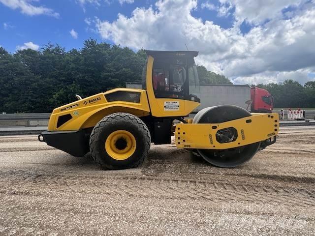 Bomag BW 213 BVC-5 Kompaktorji tal
