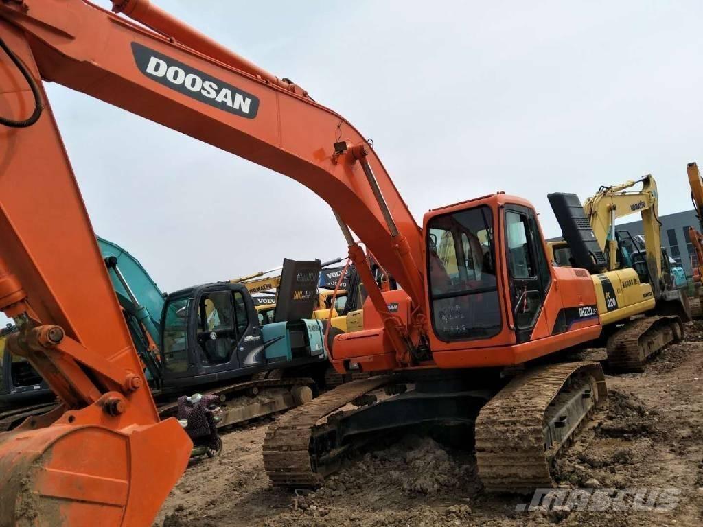 Doosan 225 Bagri goseničarji