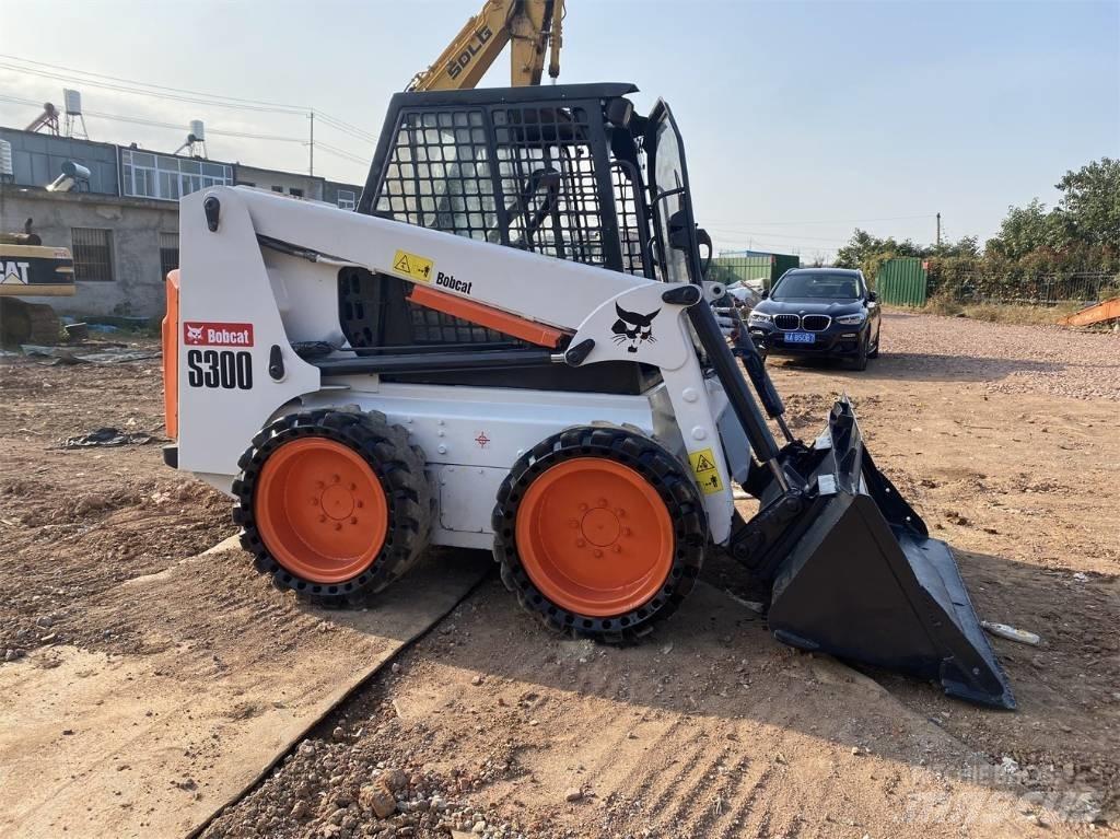 Bobcat S 300 Skid steer mini nakladalci