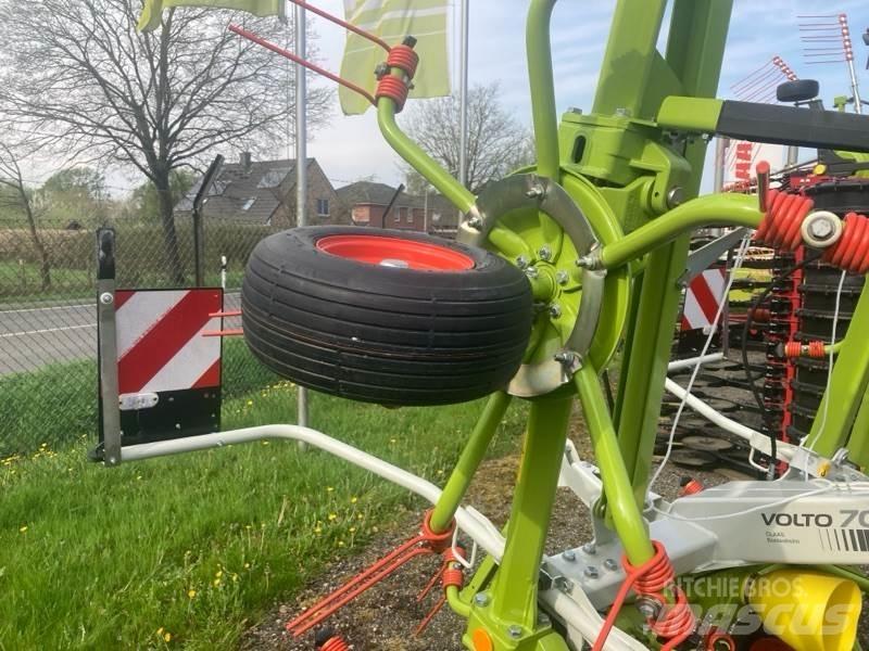 CLAAS Volto 700 Obračalniki in zgrabljalniki
