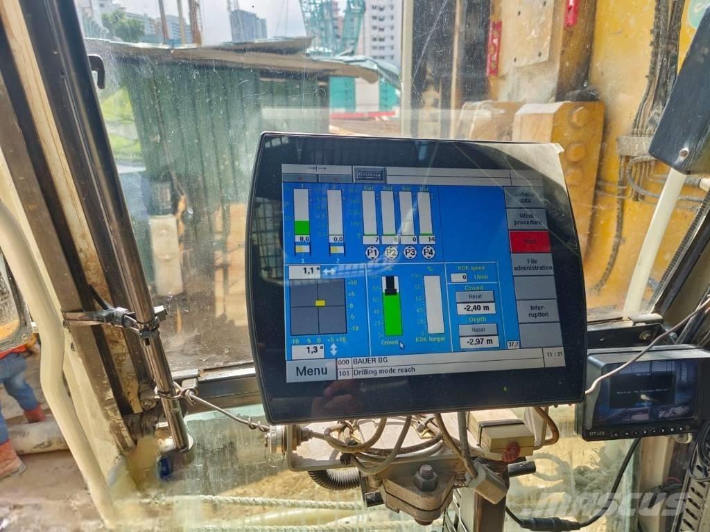 Bauer BG 36 Težki vrtalni stroji