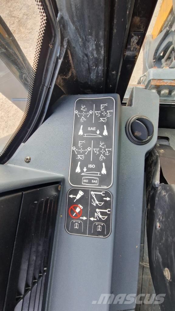 Terex TLB 890 Rovokopači