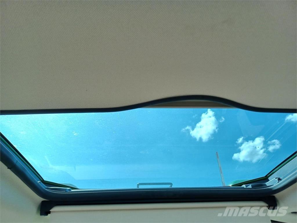 John Deere 6100M Traktorji