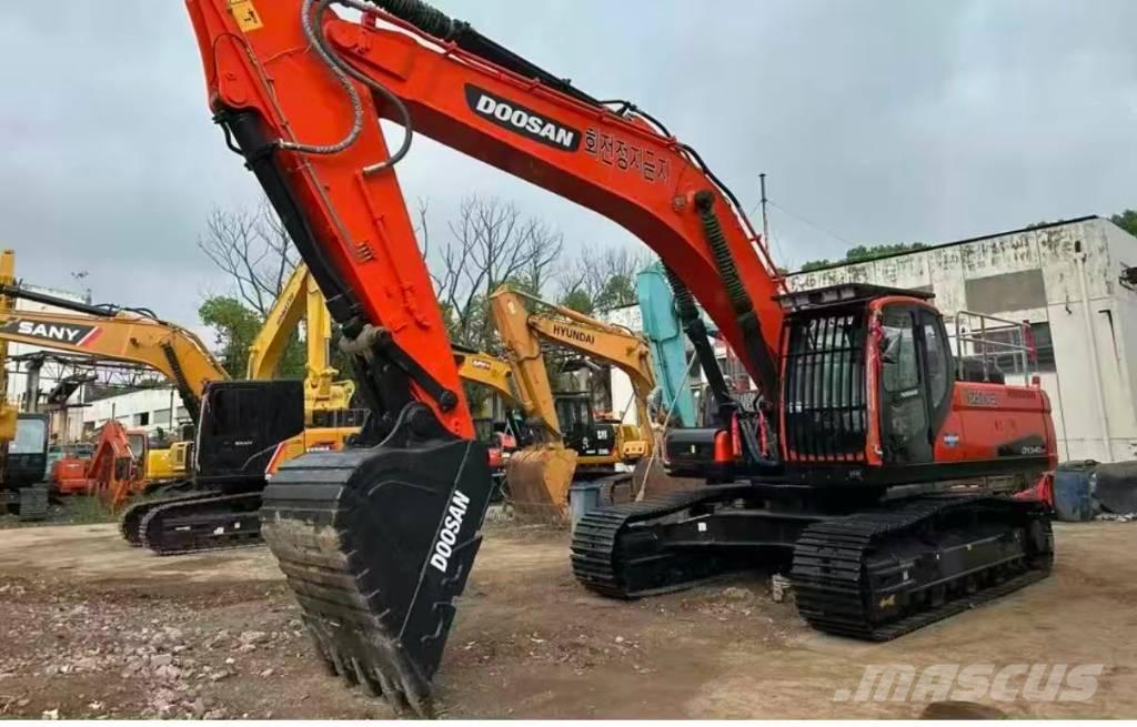 Doosan DX 340 Bagri goseničarji