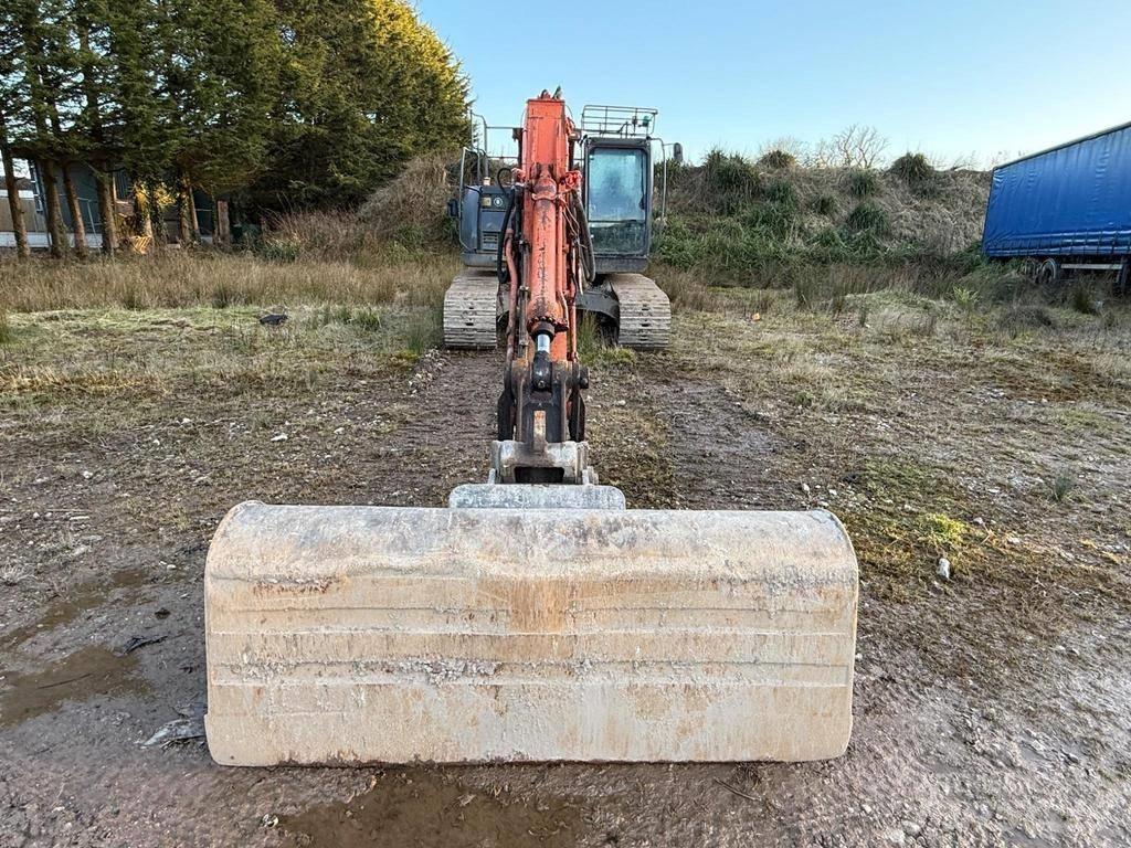 Hitachi ZX225USRLC-3 Bagri goseničarji
